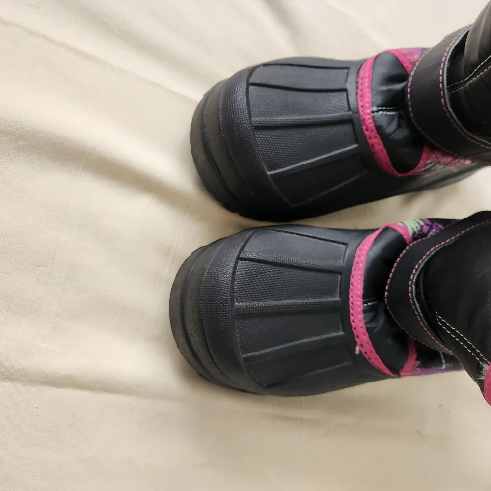 Athletech Kids Rain & Snow Boots - Black and Pink Size 5